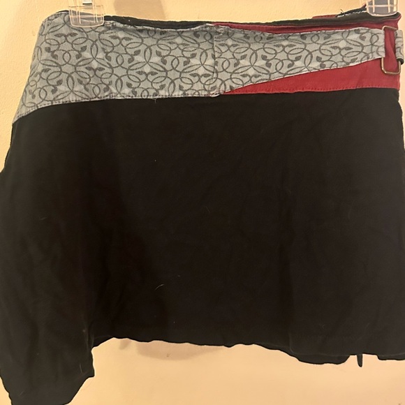 Grateful Dead Black and Red Mini Skirt with Embroidered Stealie - Picture 4 of 5